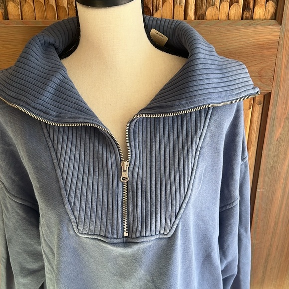 Aerie Oversized Sweatshirt, Size M, Blue Washed, Front Zipper, Ribbing Accents - Picture 4 of 9